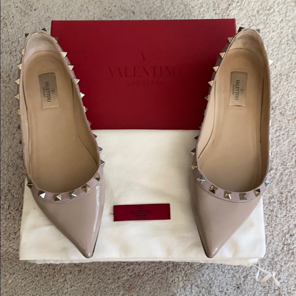 Nude Valentino rockstud flats